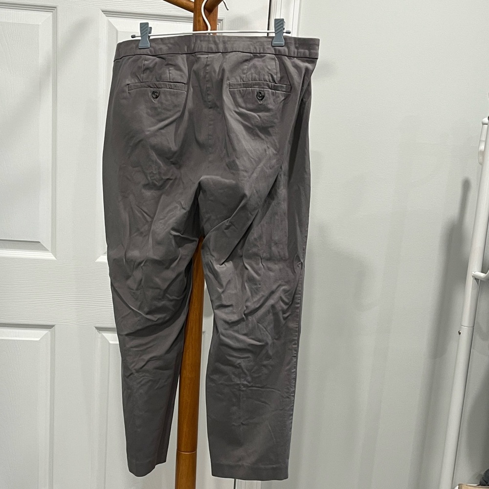 Lot of 4 women’s size 18 pants. Old navy, Lane Bryant, Eddie Bauer - Picture 6 of 14